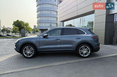 Внедорожник / Кроссовер Porsche Cayenne 2018 в 