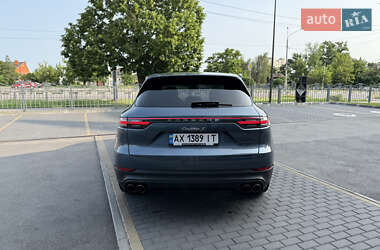 Внедорожник / Кроссовер Porsche Cayenne 2018 в 