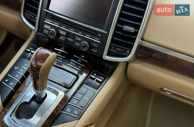 Внедорожник / Кроссовер Porsche Cayenne 2010 в 