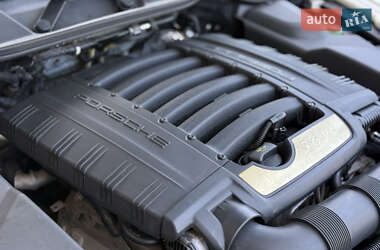 Внедорожник / Кроссовер Porsche Cayenne 2010 в 