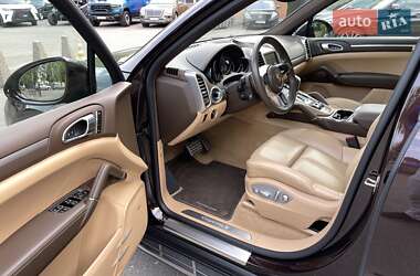 Внедорожник / Кроссовер Porsche Cayenne 2015 в 