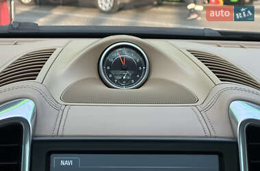 Внедорожник / Кроссовер Porsche Cayenne 2014 в 