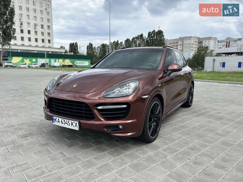 Внедорожник / Кроссовер Porsche Cayenne 2012 в 