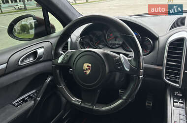 Внедорожник / Кроссовер Porsche Cayenne 2012 в 