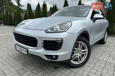 Внедорожник / Кроссовер Porsche Cayenne 2015 в 