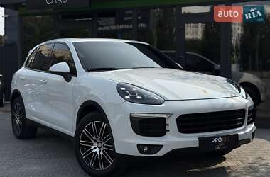 Внедорожник / Кроссовер Porsche Cayenne 2016 в 