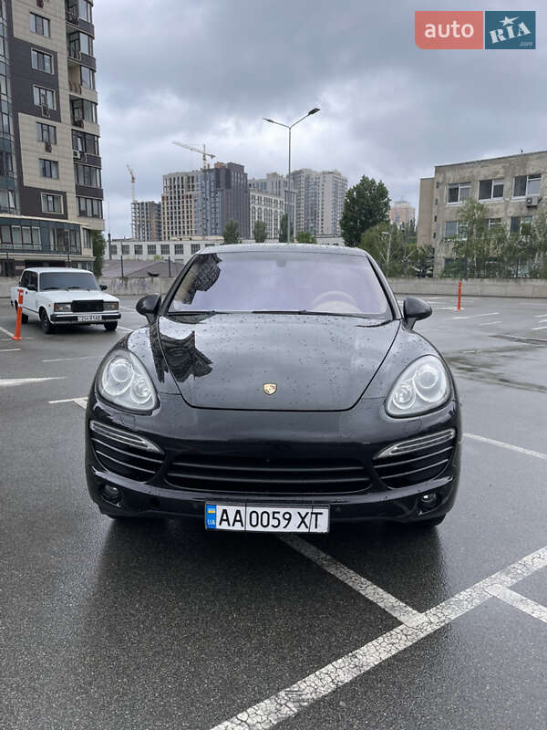 Позашляховик / Кросовер Porsche Cayenne 2012 в Києві
