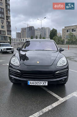 Внедорожник / Кроссовер Porsche Cayenne 2012 в 
