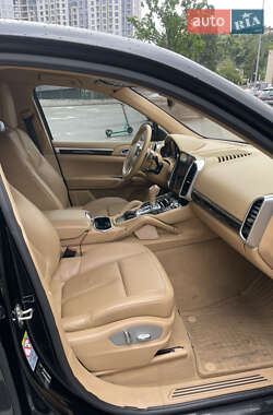 Внедорожник / Кроссовер Porsche Cayenne 2012 в 