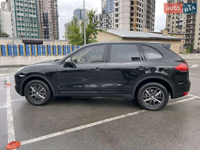 Позашляховик / Кросовер Porsche Cayenne 2012 в Києві