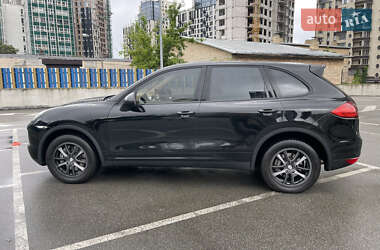 Внедорожник / Кроссовер Porsche Cayenne 2012 в 