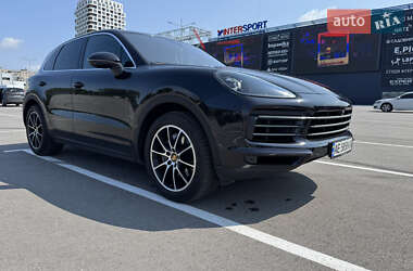 Внедорожник / Кроссовер Porsche Cayenne 2018 в 