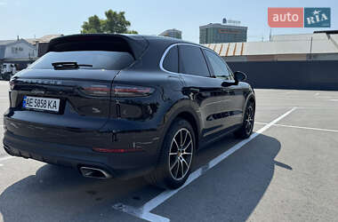 Внедорожник / Кроссовер Porsche Cayenne 2018 в 