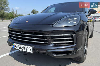 Внедорожник / Кроссовер Porsche Cayenne 2018 в 