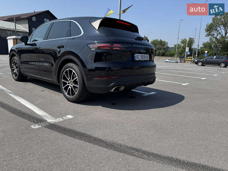 Внедорожник / Кроссовер Porsche Cayenne 2018 в Киеве