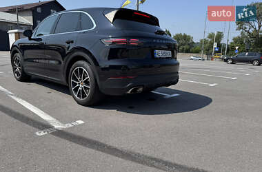 Внедорожник / Кроссовер Porsche Cayenne 2018 в 