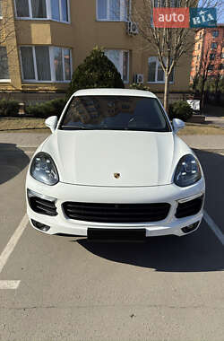 Позашляховик / Кросовер Porsche Cayenne 2016 в Софіївській Борщагівці