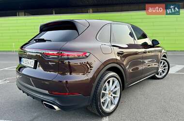 Внедорожник / Кроссовер Porsche Cayenne 2018 в 