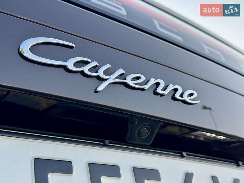 Позашляховик / Кросовер Porsche Cayenne 2018 в Києві