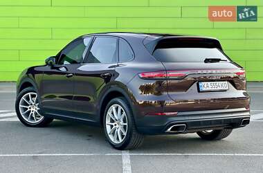 Внедорожник / Кроссовер Porsche Cayenne 2018 в 