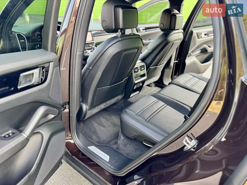 Позашляховик / Кросовер Porsche Cayenne 2018 в Києві