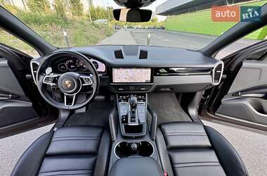 Внедорожник / Кроссовер Porsche Cayenne 2018 в 