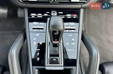 Внедорожник / Кроссовер Porsche Cayenne 2018 в 