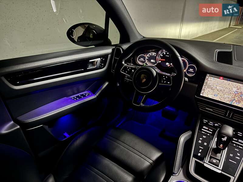 Позашляховик / Кросовер Porsche Cayenne 2018 в Києві