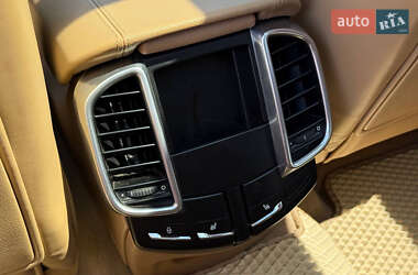 Внедорожник / Кроссовер Porsche Cayenne 2013 в 