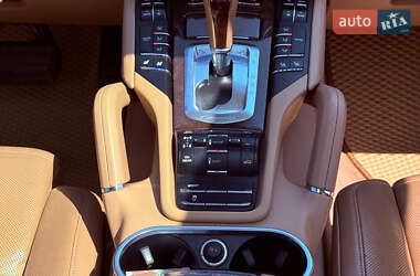 Внедорожник / Кроссовер Porsche Cayenne 2013 в 