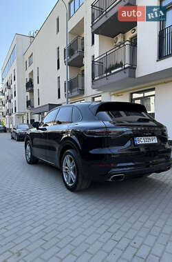 Внедорожник / Кроссовер Porsche Cayenne 2019 в 