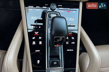 Внедорожник / Кроссовер Porsche Cayenne 2020 в 