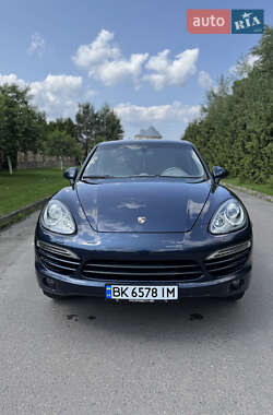 Внедорожник / Кроссовер Porsche Cayenne 2013 в 