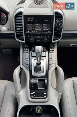 Внедорожник / Кроссовер Porsche Cayenne 2013 в 