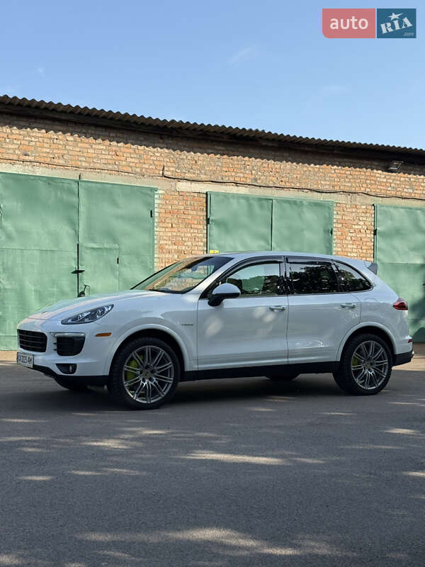 Внедорожник / Кроссовер Porsche Cayenne 2017 в 