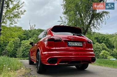 Внедорожник / Кроссовер Porsche Cayenne 2015 в 