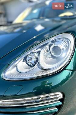 Внедорожник / Кроссовер Porsche Cayenne 2012 в 