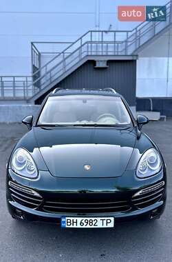 Внедорожник / Кроссовер Porsche Cayenne 2012 в 