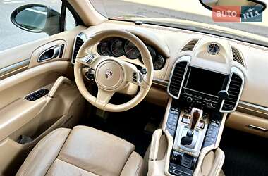 Внедорожник / Кроссовер Porsche Cayenne 2012 в 