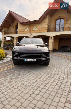 Внедорожник / Кроссовер Porsche Cayenne 2020 в 