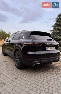 Внедорожник / Кроссовер Porsche Cayenne 2020 в 
