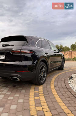 Внедорожник / Кроссовер Porsche Cayenne 2020 в 