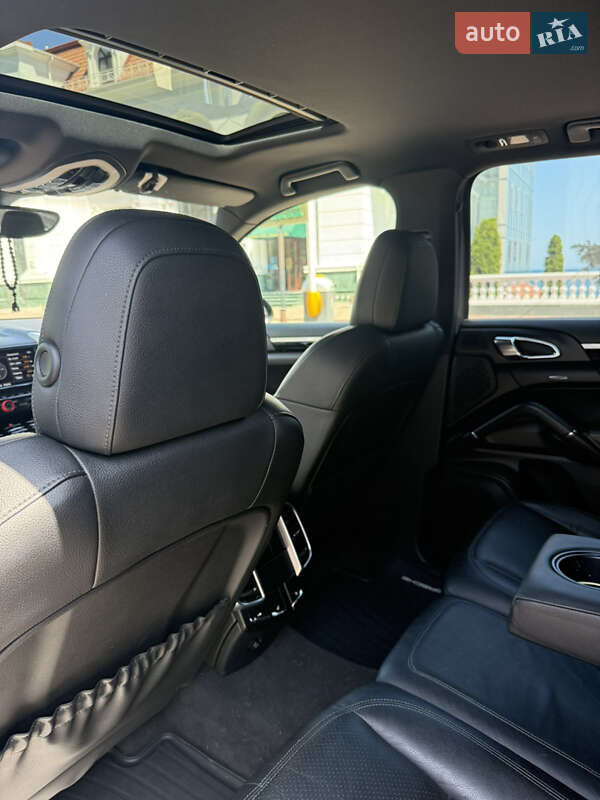 Позашляховик / Кросовер Porsche Cayenne 2010 в Одесі