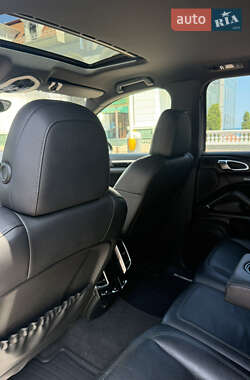 Внедорожник / Кроссовер Porsche Cayenne 2010 в 
