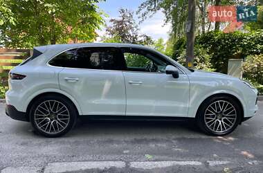 Внедорожник / Кроссовер Porsche Cayenne 2021 в 