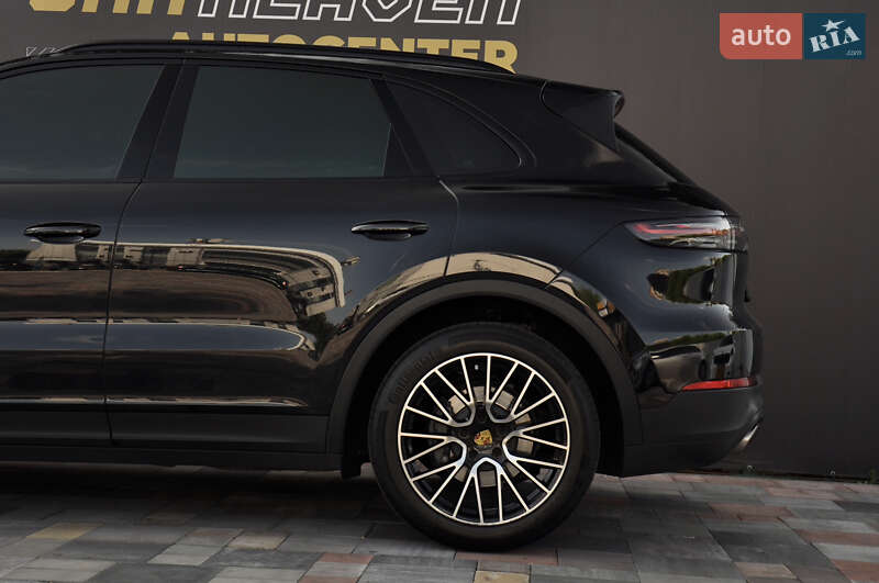 Внедорожник / Кроссовер Porsche Cayenne 2018 в Киеве