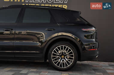 Внедорожник / Кроссовер Porsche Cayenne 2018 в 