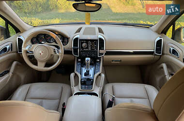Позашляховик / Кросовер Porsche Cayenne 2012 в 