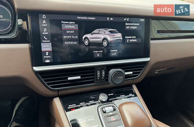 Внедорожник / Кроссовер Porsche Cayenne 2019 в 