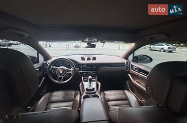 Внедорожник / Кроссовер Porsche Cayenne 2019 в 